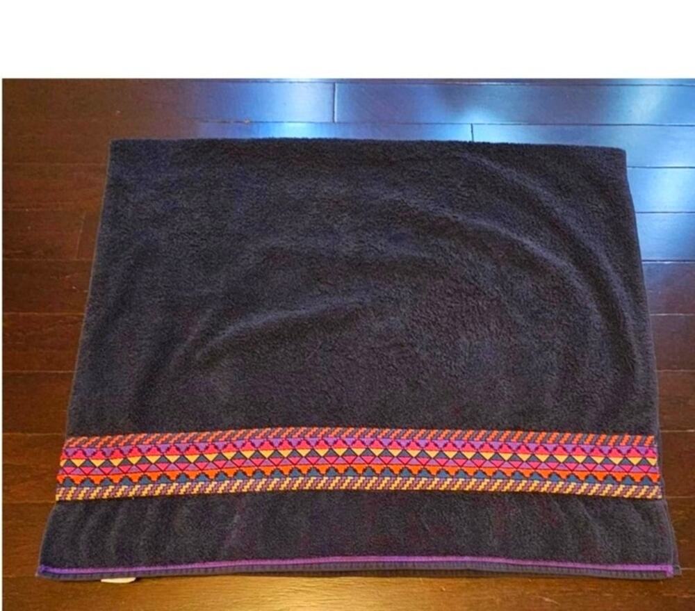 Vintage United Colors of Benetton Towel — Black Aztec Stripe 90s Cotton 26x44